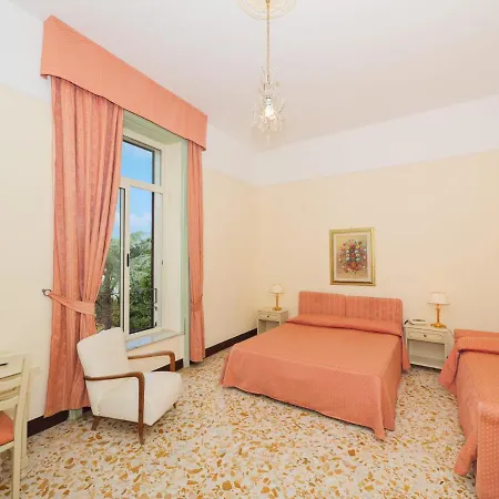 Delle Palme 4* SantʼAgata sui Due Golfi