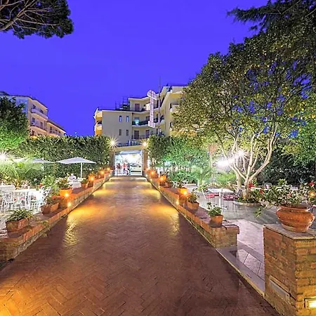Hotel Delle Palme SantʼAgata sui Due Golfi
